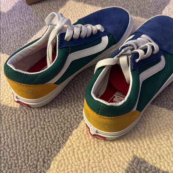 Colorful Vans - Picture 6 of 7